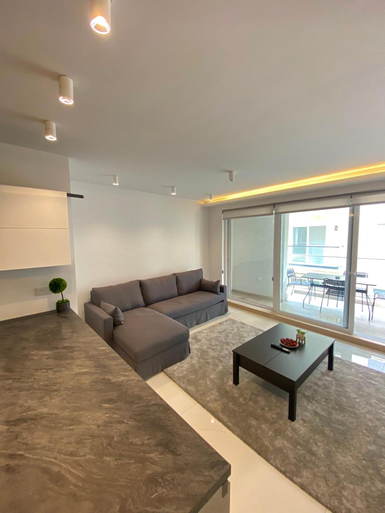 Tigne Sliema Three Bedrooms Apartment Экстерьер фото